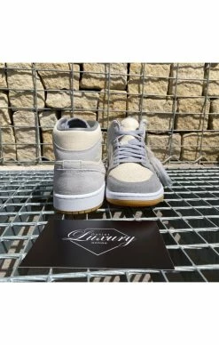 Air Jordan 1 Mid Coconut Milk Particle Grey -MIKINY Prodejní prodejna air jordan 1 mid coconut milk particle grey 3