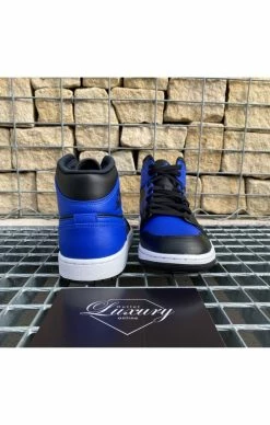 Air Jordan 1 Mid Hyper Royal Tumbled Leather -MIKINY Prodejní prodejna air jordan 1 mid hyper royal tumbled leather 3