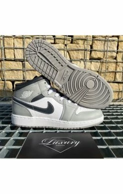 Air Jordan 1 Mid Light Smoke Grey Anthracite (GS) -MIKINY Prodejní prodejna air jordan 1 mid light smoke grey anthracite gs 2