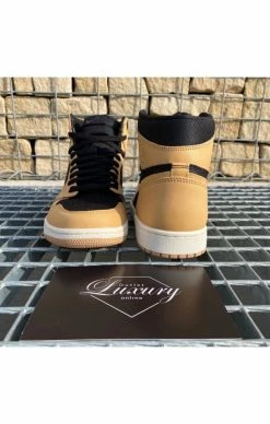 Air Jordan 1 Retro High OG Heirloom -MIKINY Prodejní prodejna air jordan 1 retro high og visionaire 7
