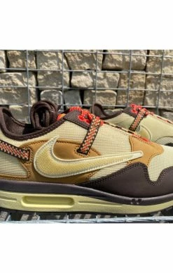 Nike Air Max 1 X Travis Scott Baroque Brown US11 -MIKINY Prodejní prodejna nike air max 1 x travis scott baroque brown 2