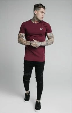 Sik Silk Pánské Vinové Triko 6 Sik Silk Pánské Vinové Triko -MIKINY Prodejní prodejna sik silk straight hem gym tee burgundy 1