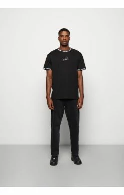 The Couture Club Pánské Černé Tričko Repeat Jacquard 7 The Couture Club Pánské Černé Tričko Repeat Jacquard -MIKINY Prodejní prodejna the couture club panske cerne tricko repeat jacquard 2